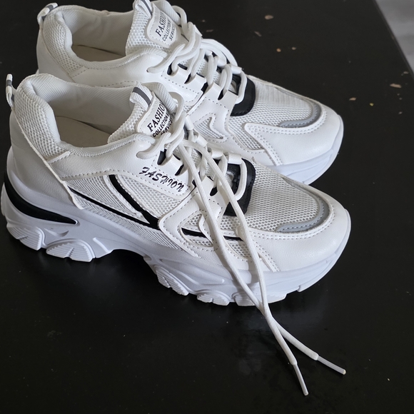 White and Black Women's Athletic Shoes - Picture 2 of 11